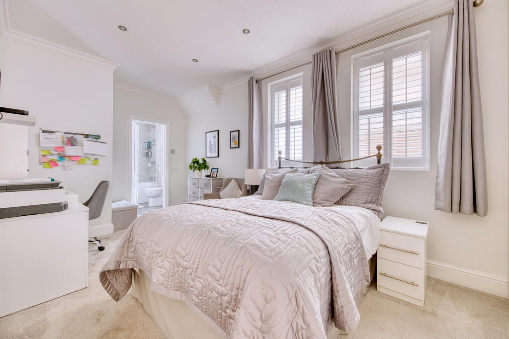 Bedroom 1a