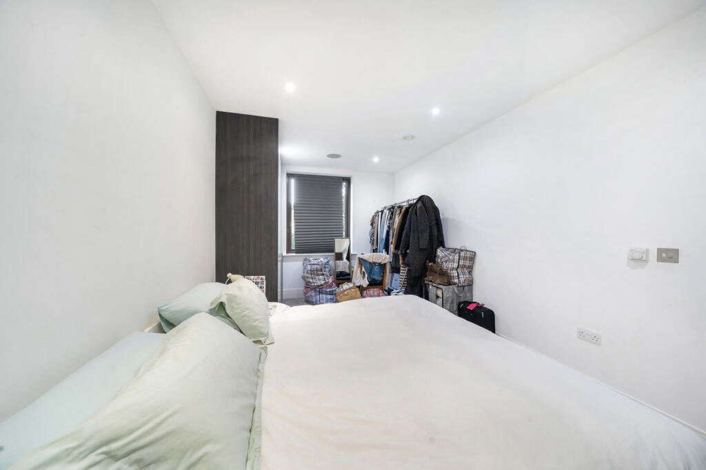 4-681b3463f2cb7-1...