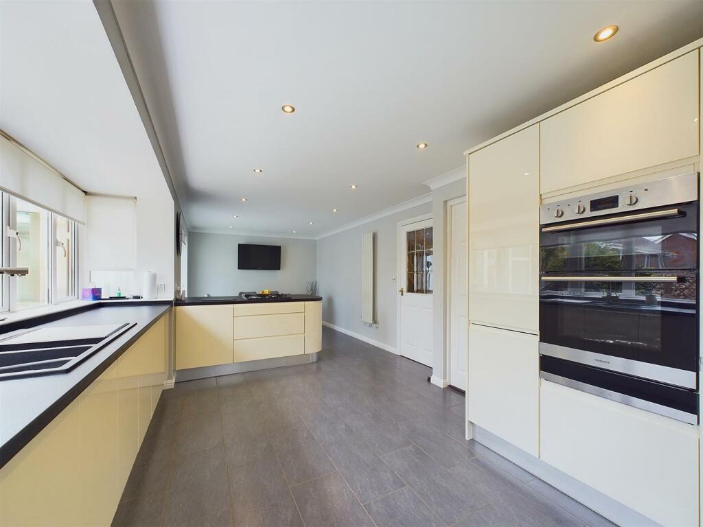 Kitchen (1)