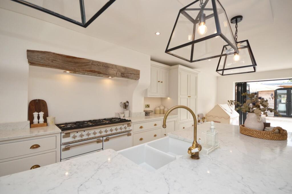 L-Shaped Open Plan Kitchen/Living Area