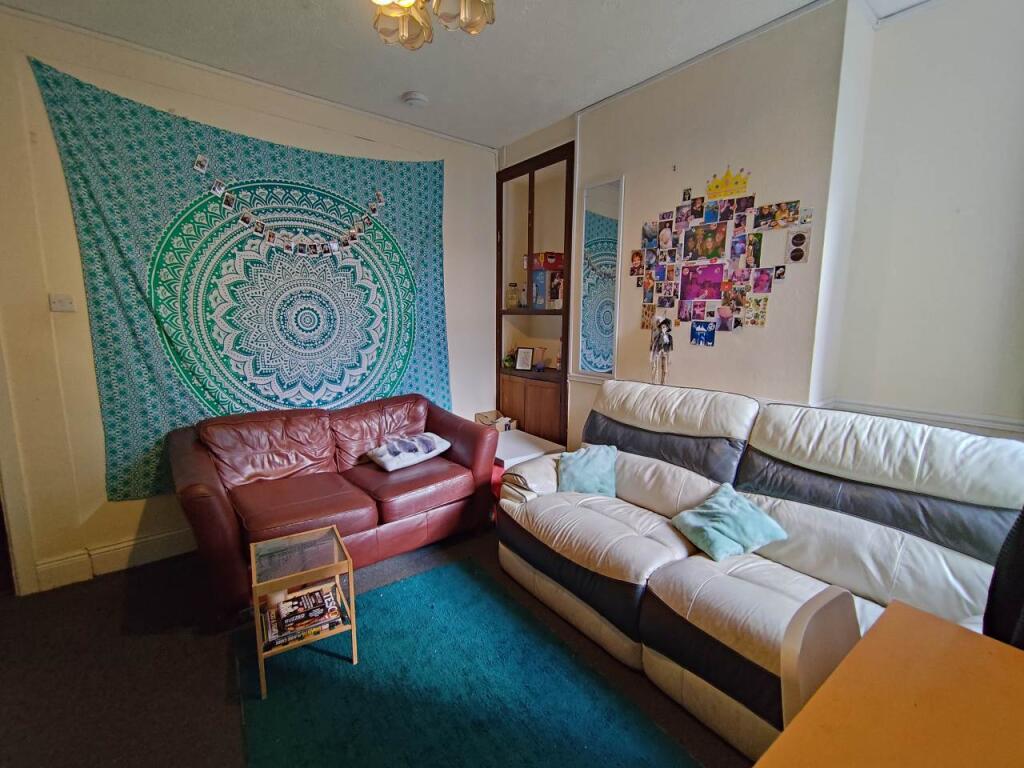 Living room (2)