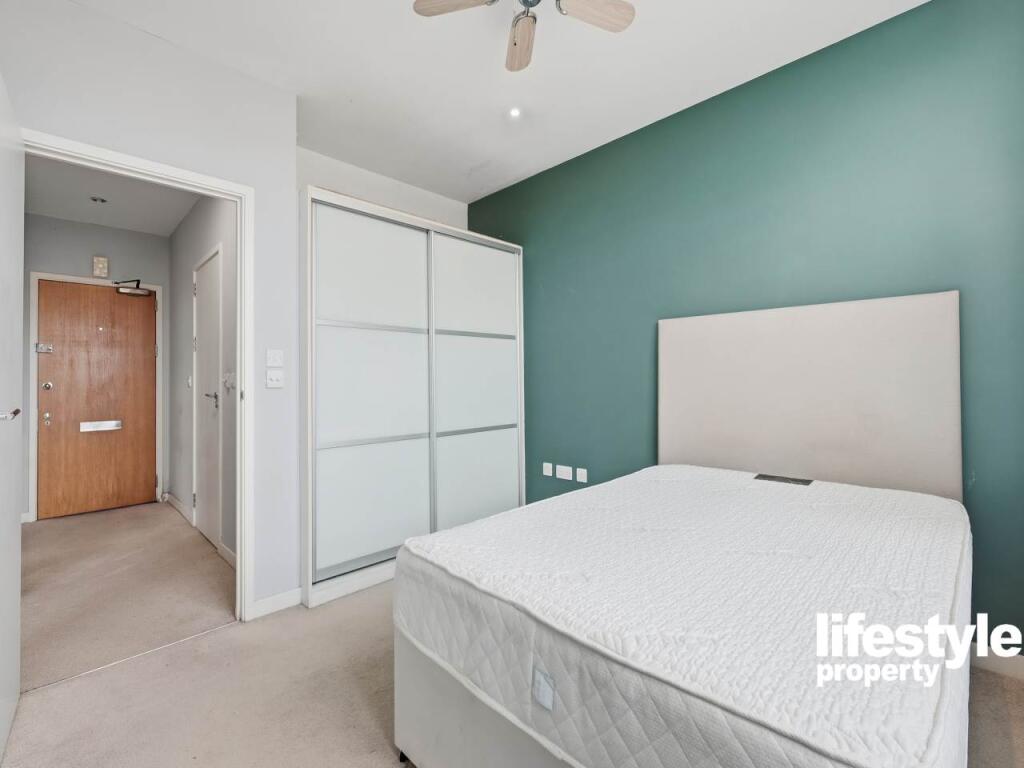 Bedroom Pic 2