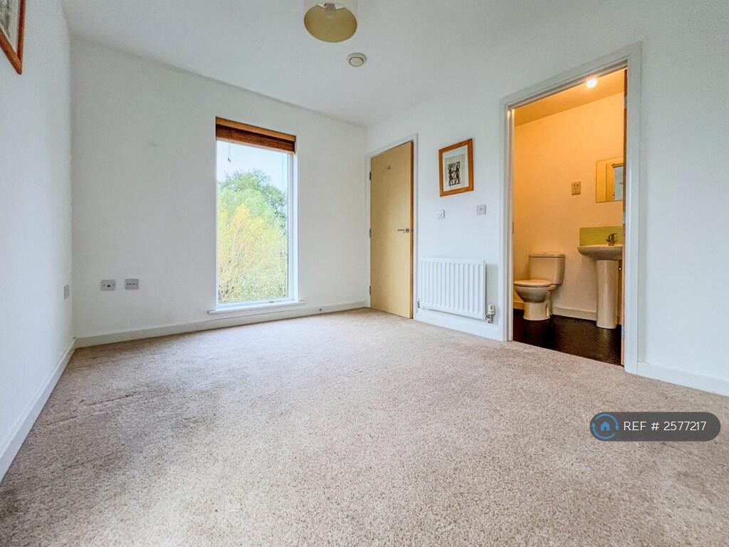 Top Floor Front Bedroom