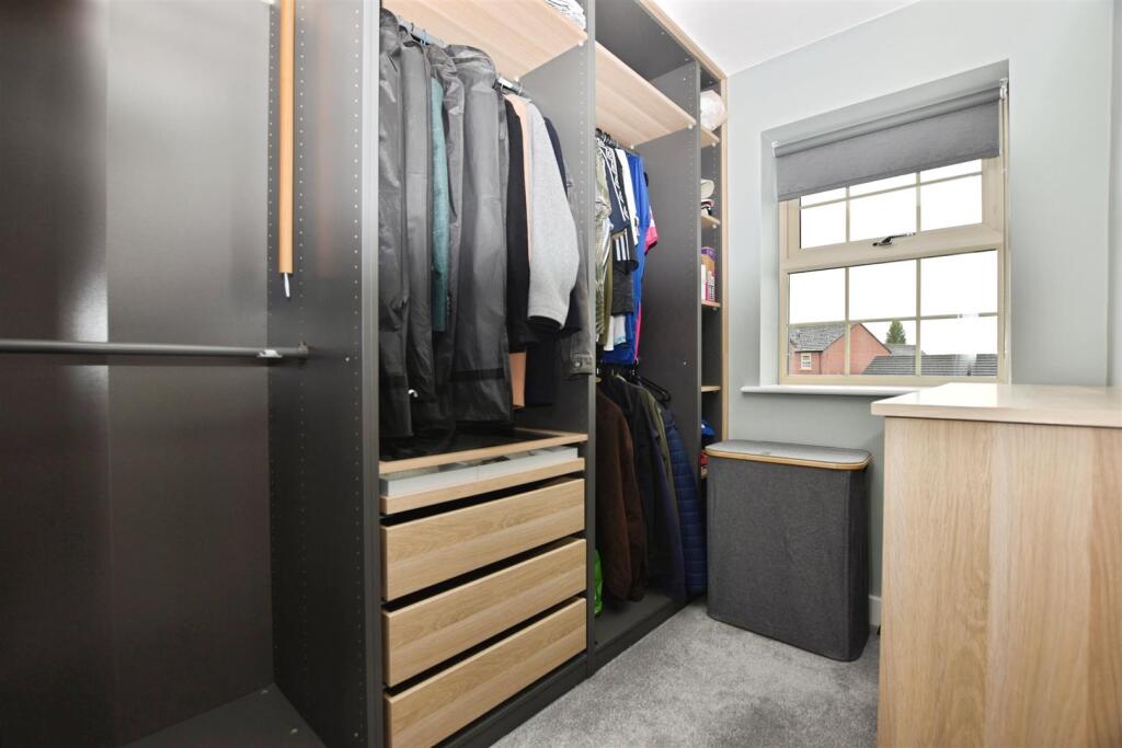 Walk In Dressing Room