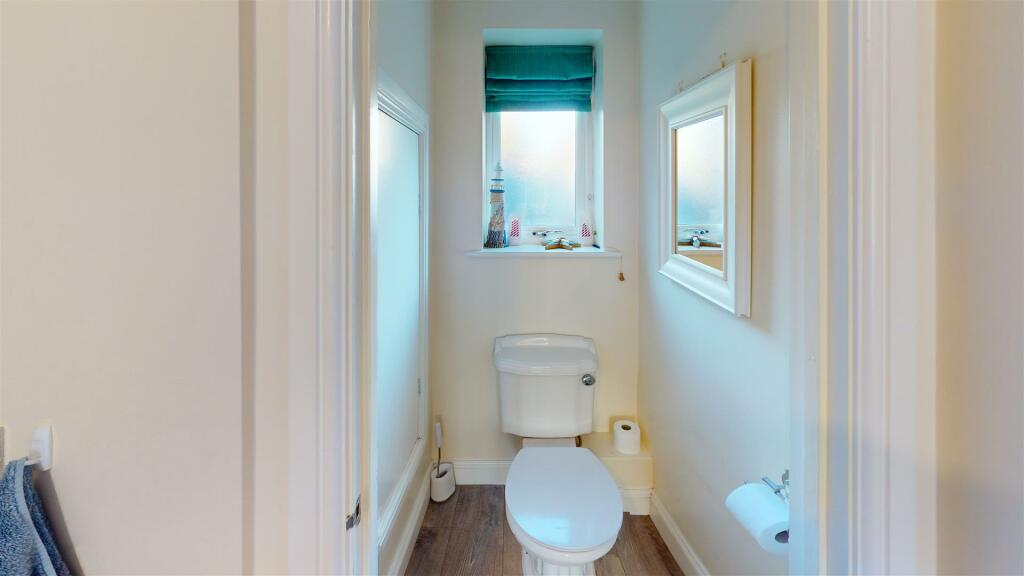 1-Badby-Road-West-Daventry--Bathroom 5.jpg