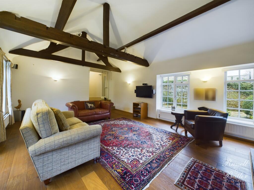 CAM02127G0-PR0228-STILL008