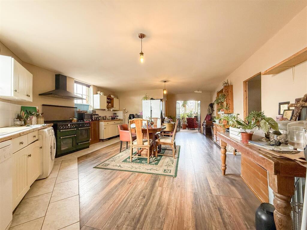 kitchen /dining