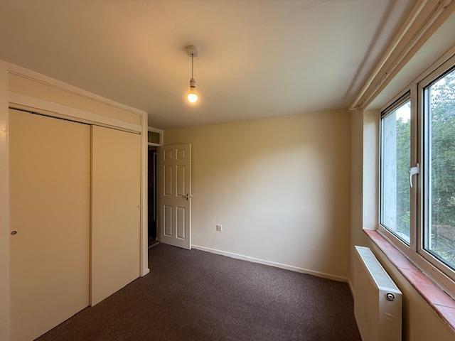 Bedroom 1b.JPG