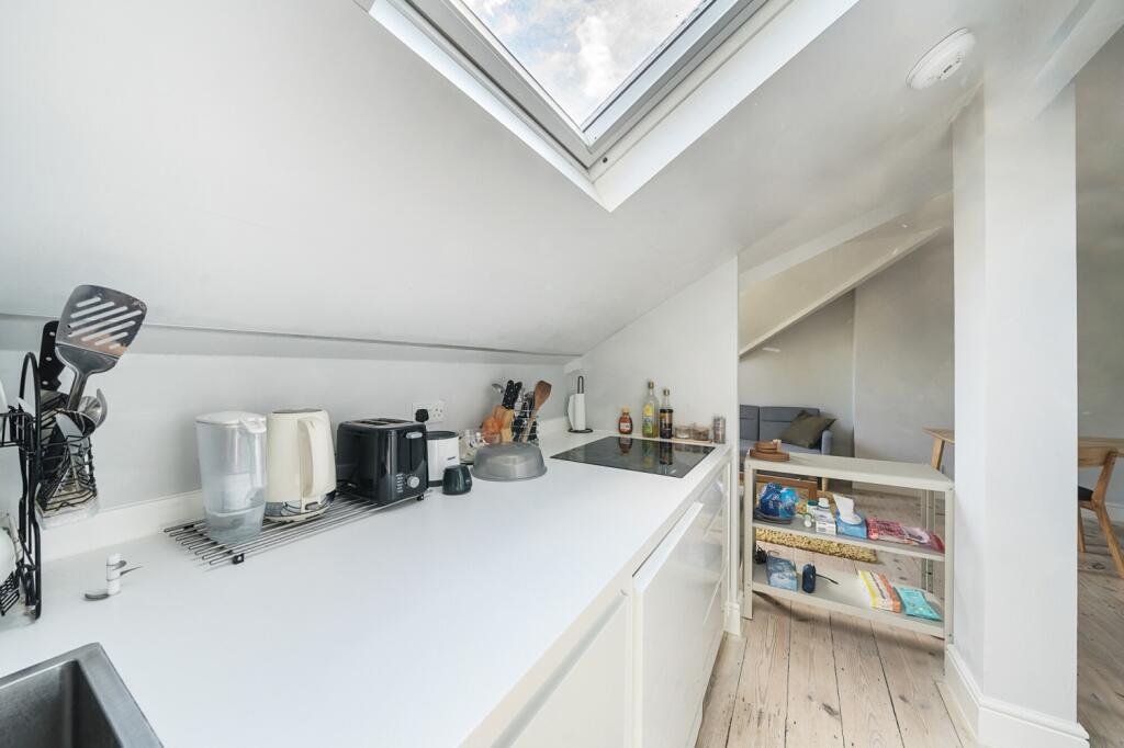 1318936-10-6867dc...