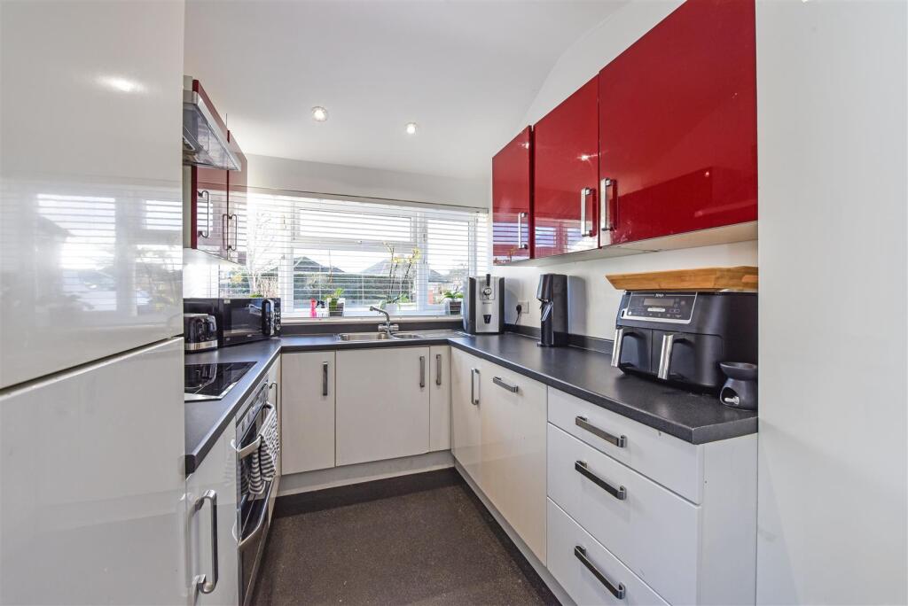 Studio Kitchenette.jpg