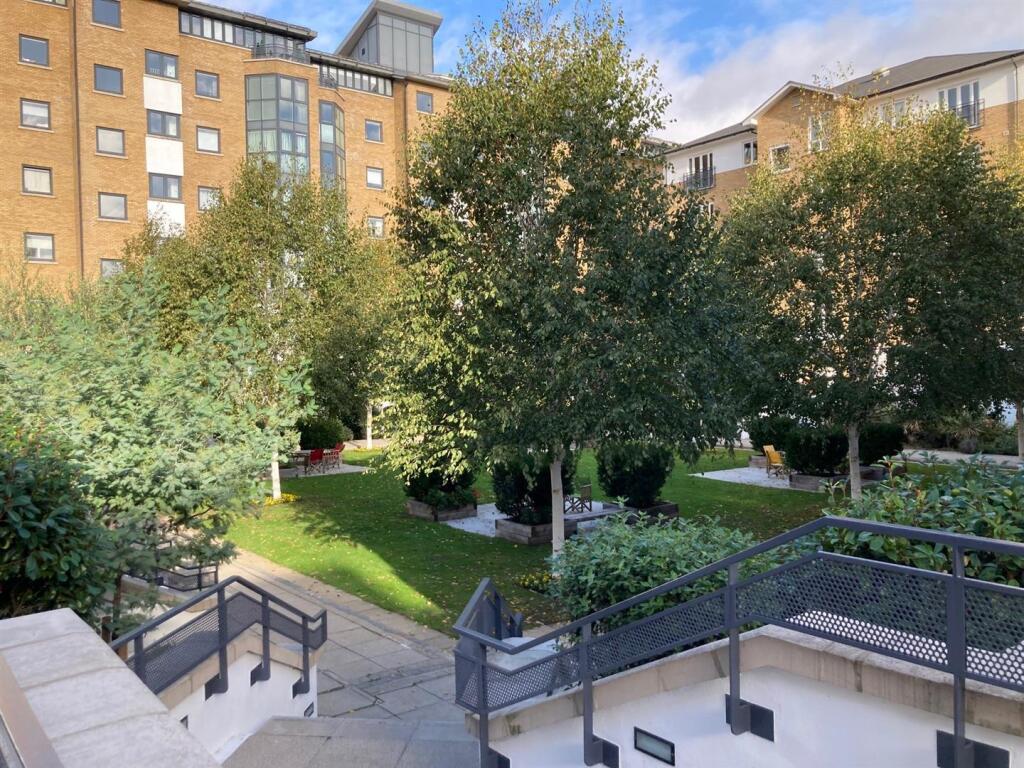Prices Court , courtyard, Eden Harper SW11