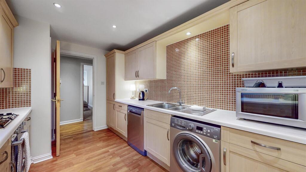 1 Castle Street Flat 3_21.jpg