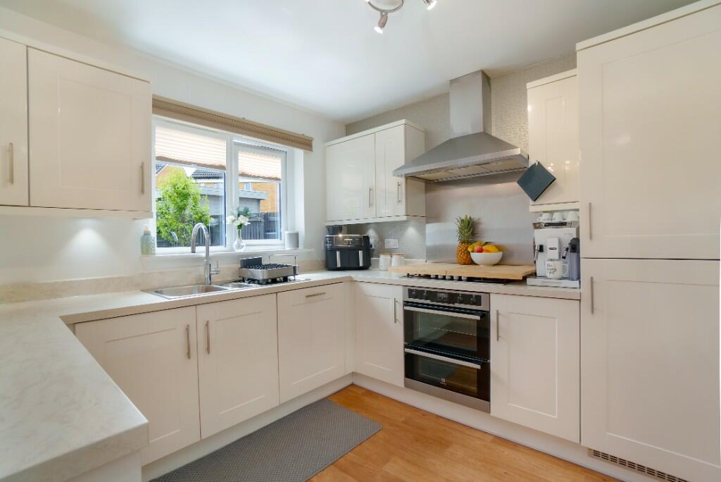 Kitchen Diner - 1