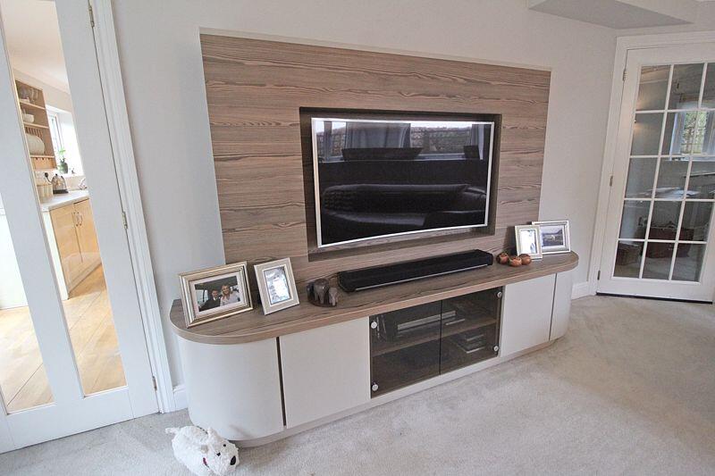 Feature Media Unit