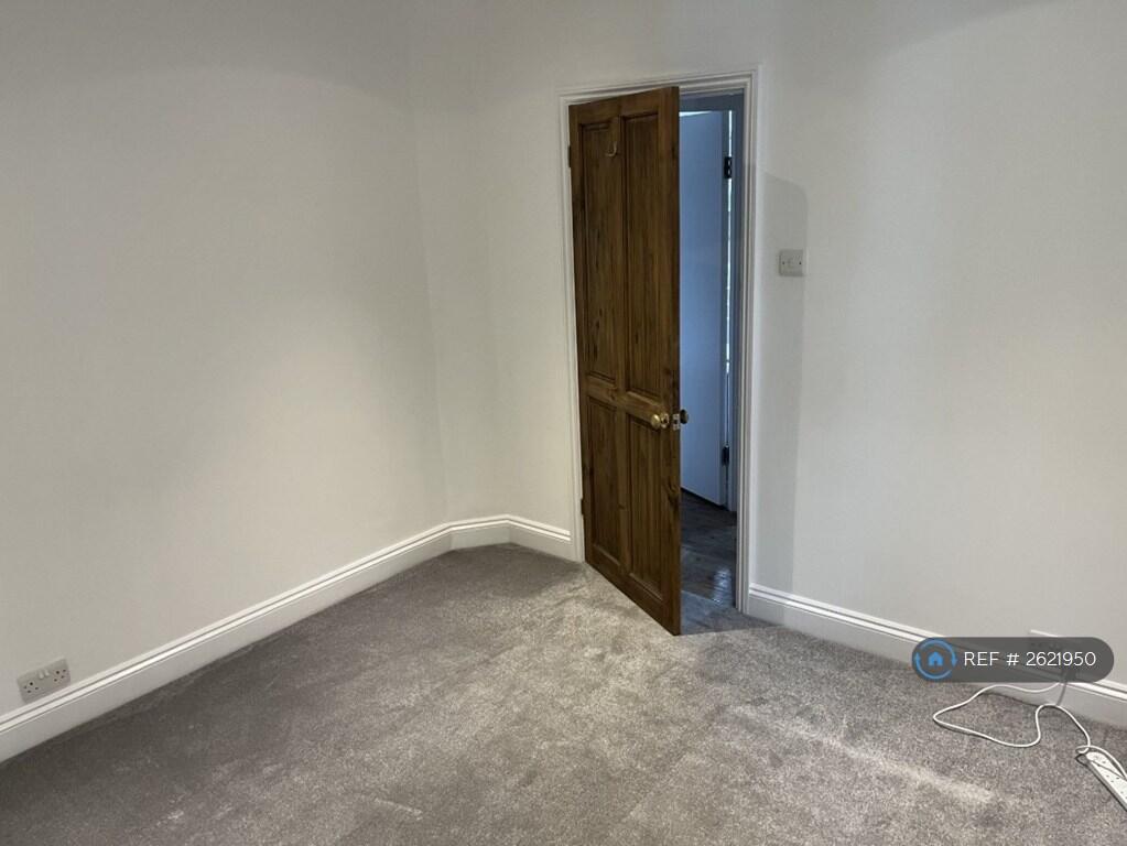 Bedroom 2/Office