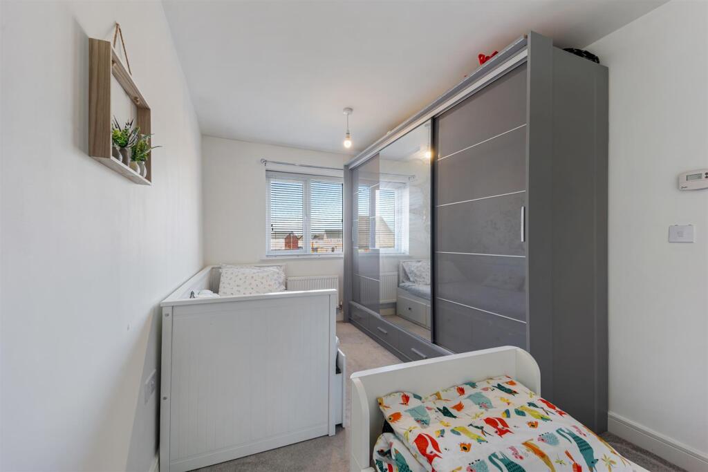 54 Stratford Drive bedroom 2 2.jpg