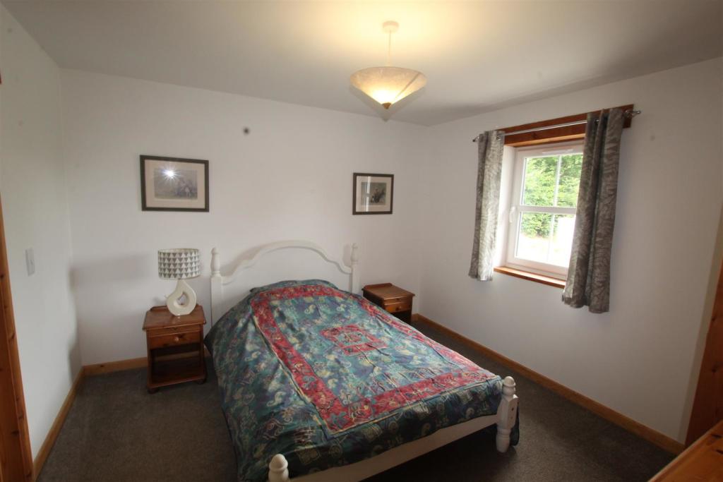 gr floor bedroom.JPG