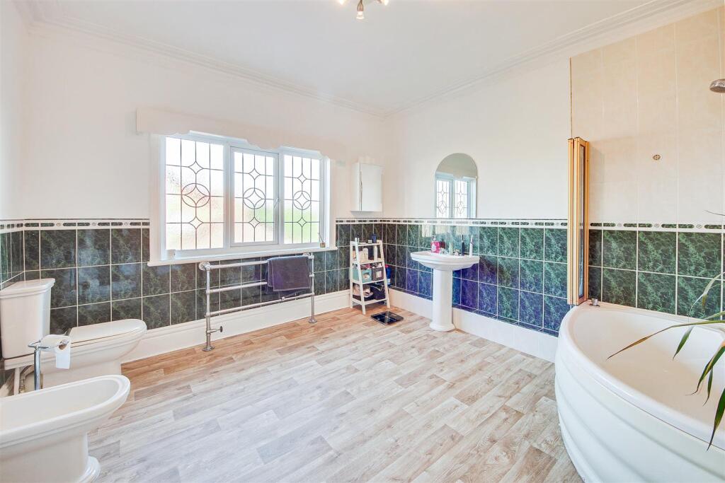 Ensuite