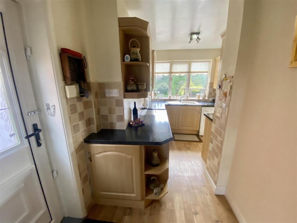 Bramleys Estate Agents - Glebe Gate - Thornhill (7