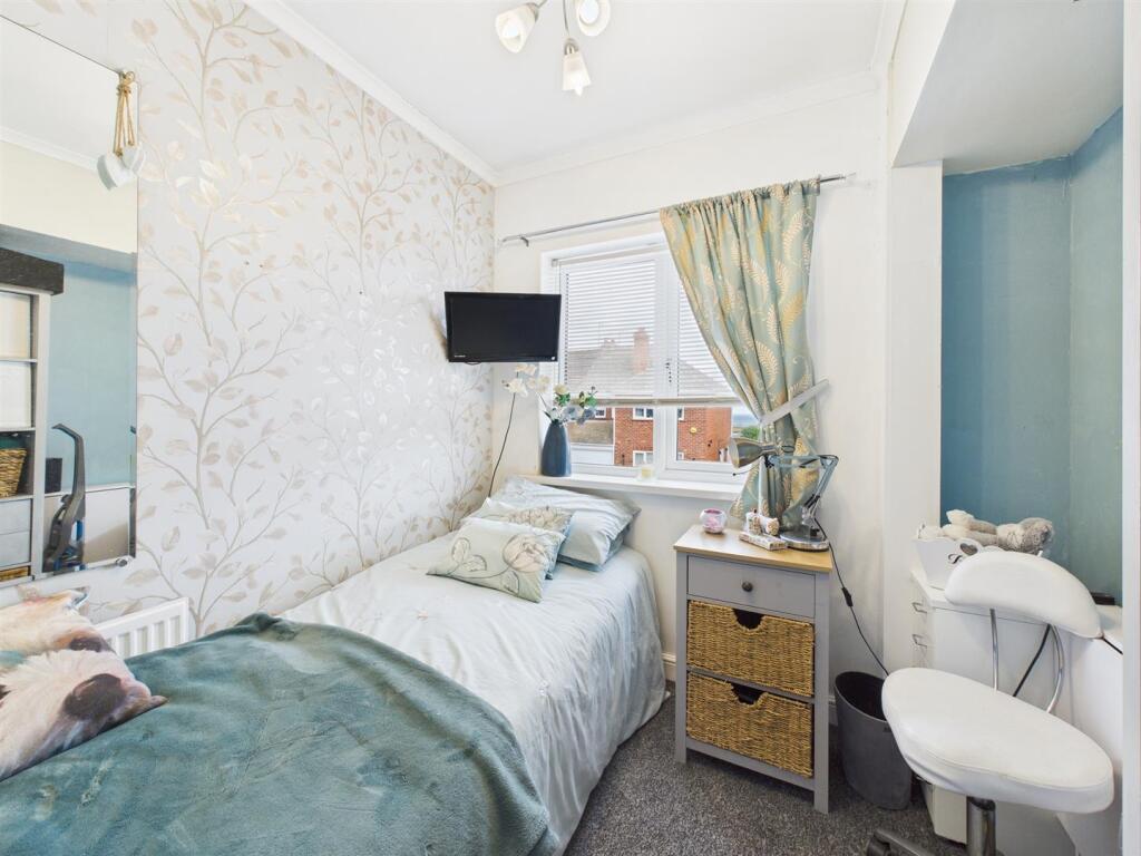Bedroom: