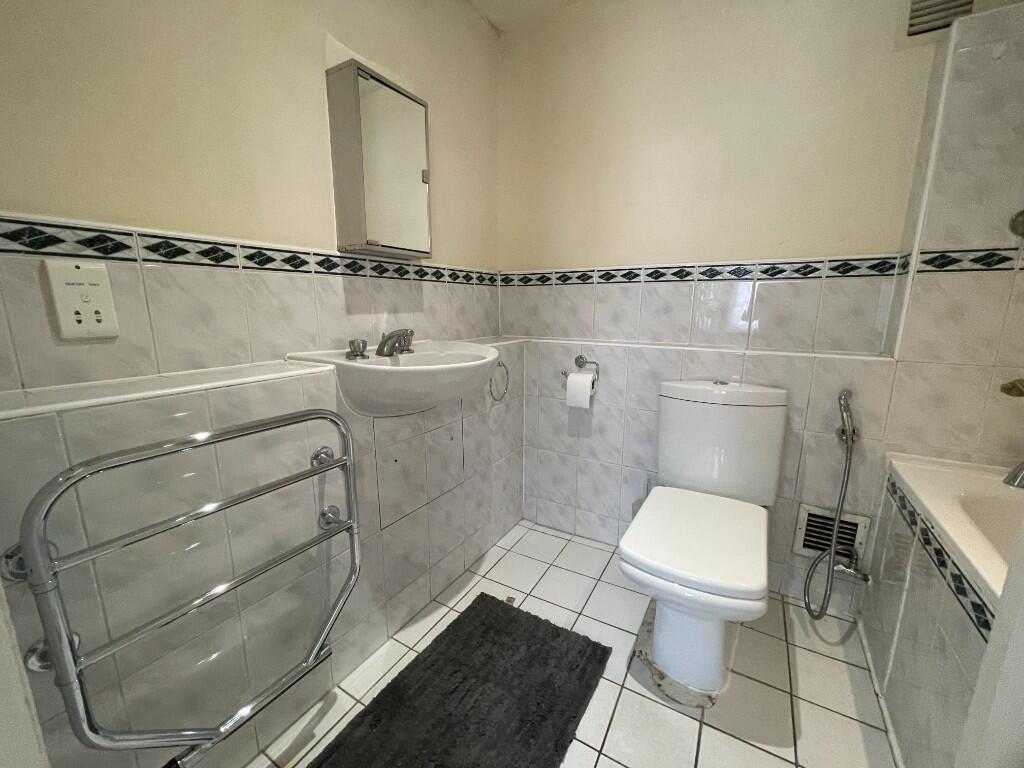 full bathroom