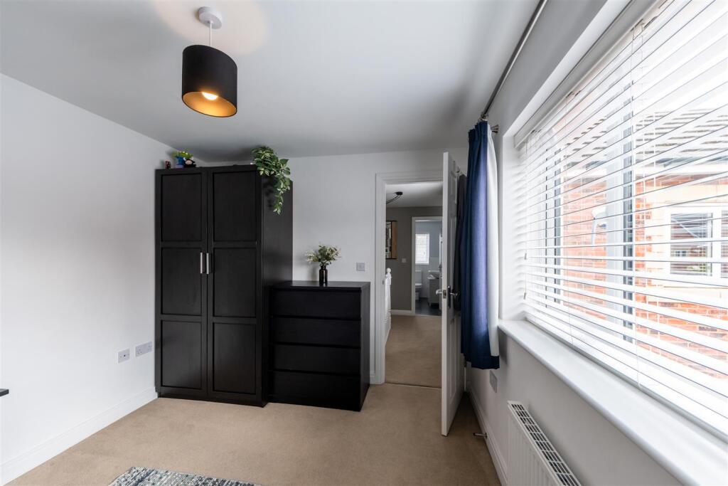 39 Shakerley Close-037.jpg