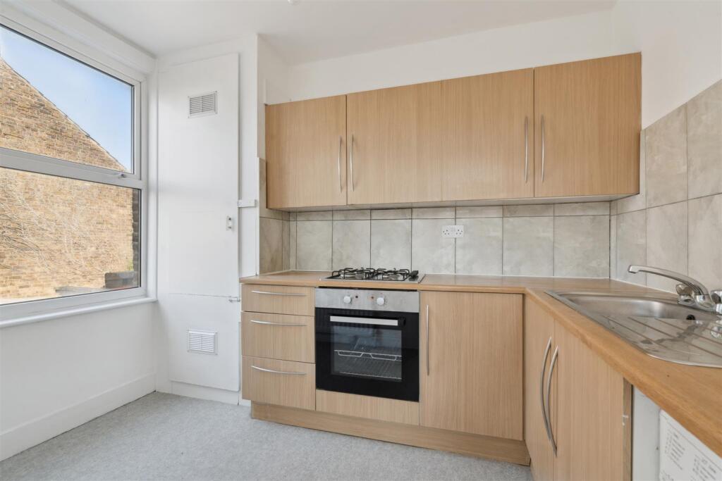 24a Glenburnie Road SW17 kitchen 1.jpg