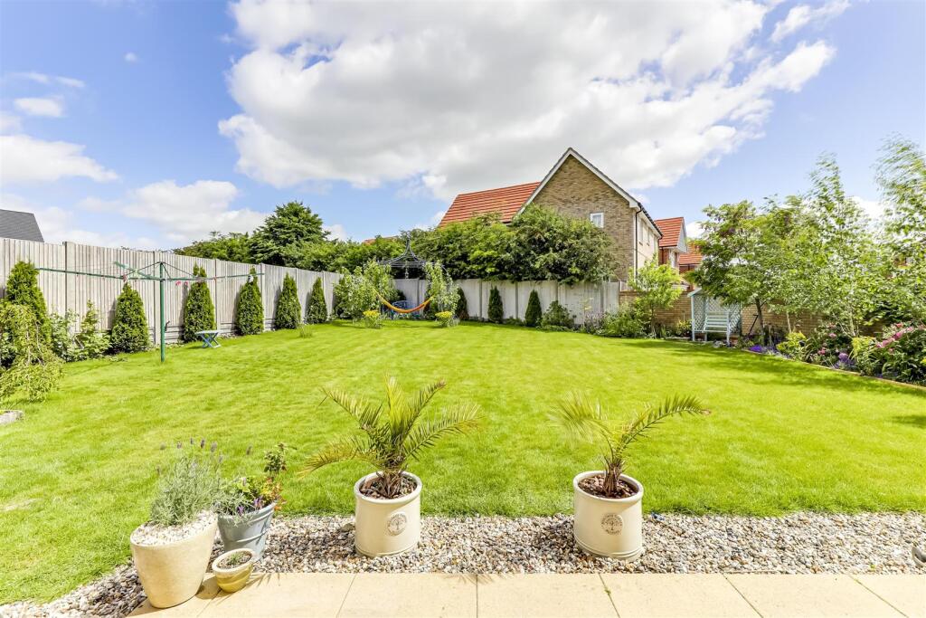2 Meadowsweet Way, Newport, Saffron Walden, CB11 3