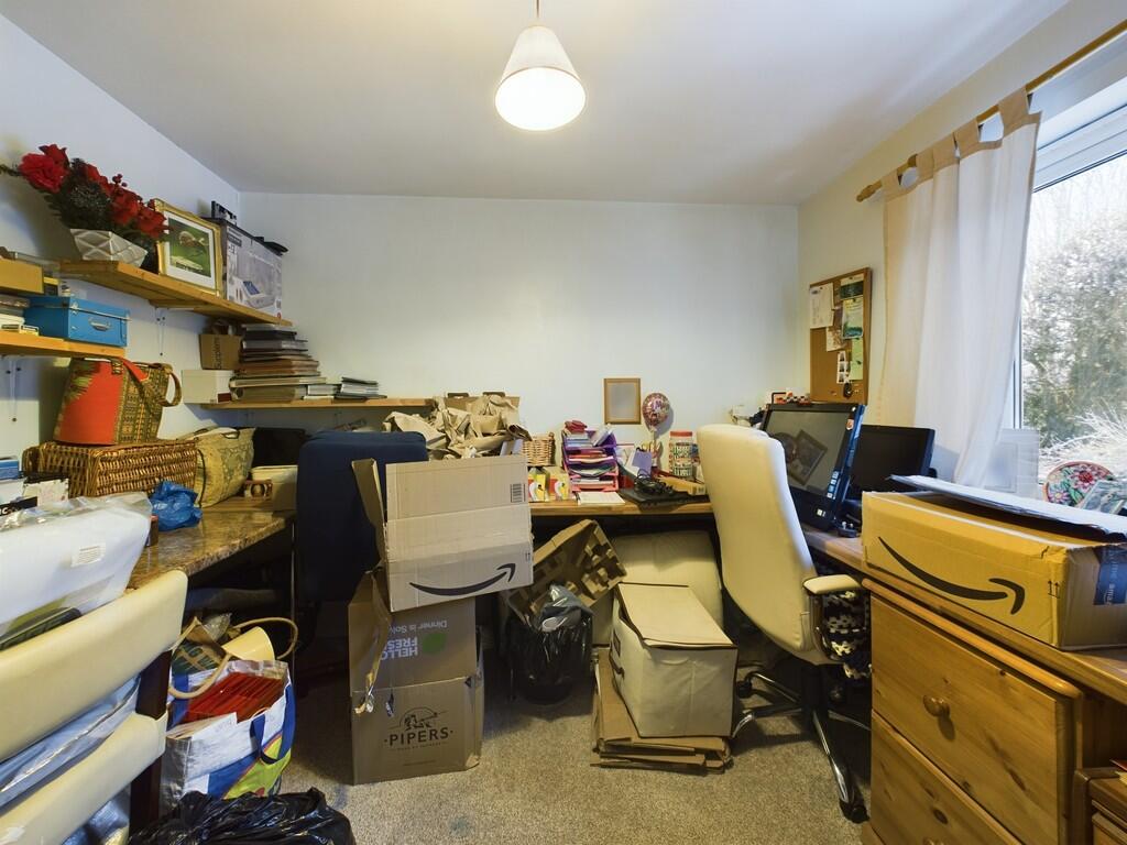 CAM03974G0-PR0085...