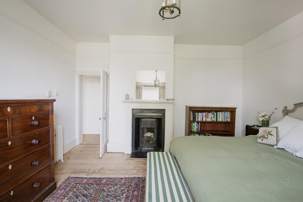 299187 - 14-Laburnhum House, Downham Market-14.jpg