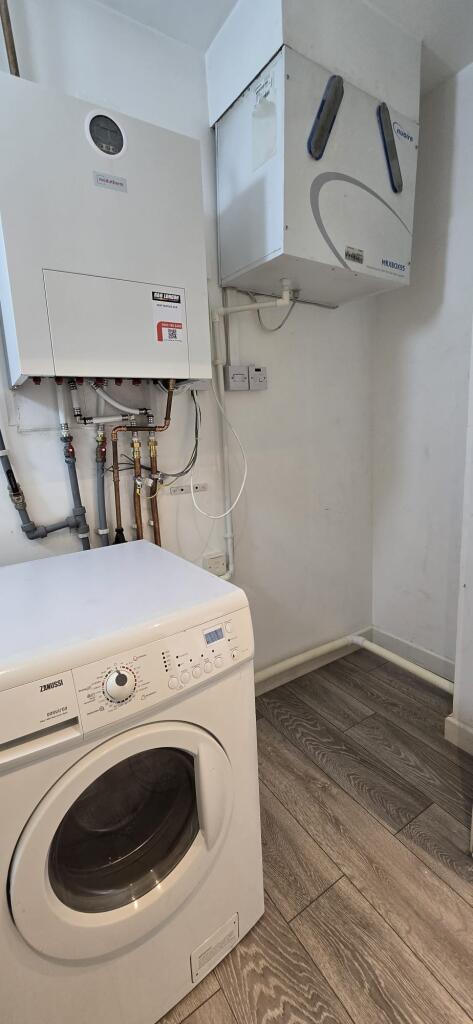 1 Buckingham Gardens, Slough, SL1