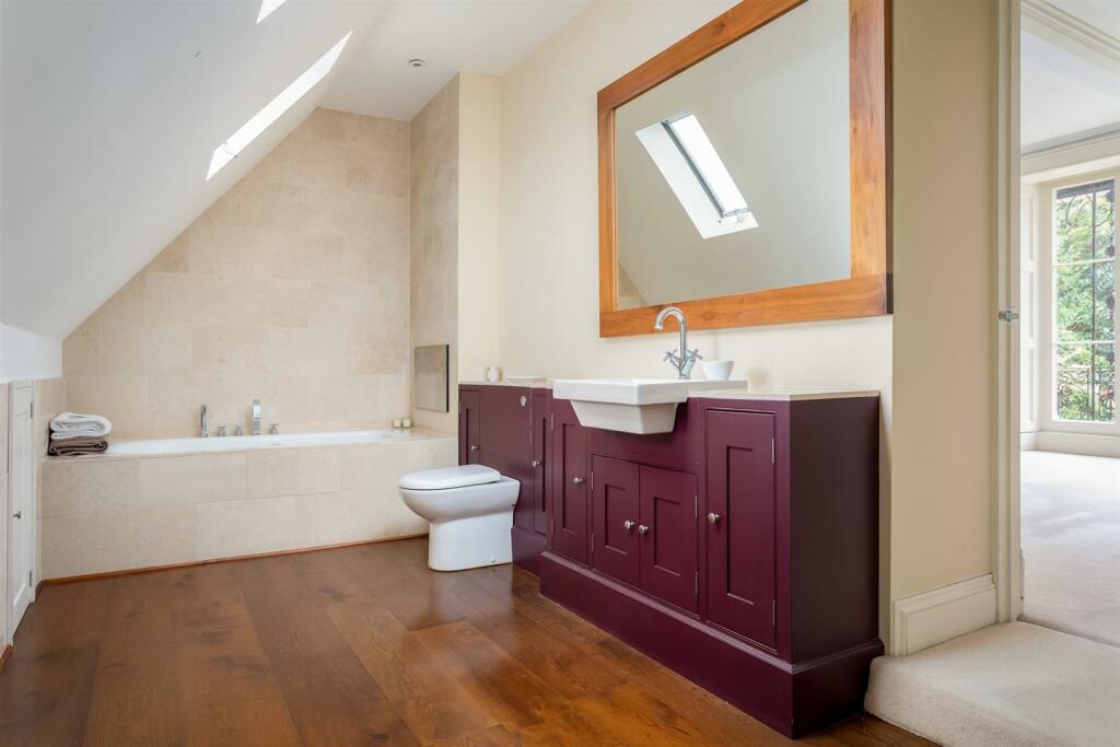 62 - Chipping Croft - GL8 8DQ - Web.jpg