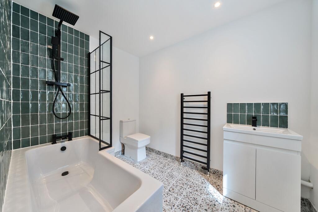 1335878-7-6899f944c3ee8