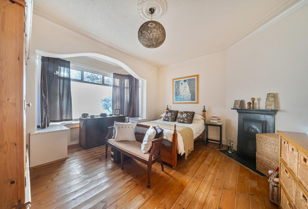 1387044-16-693983...