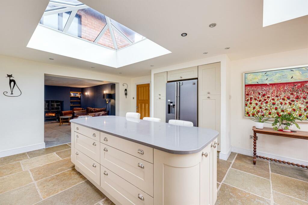 4J6A4457HDR-EditTheDurhamHeifer.Resized.jpg