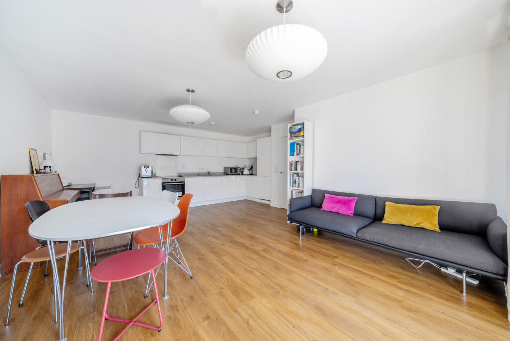 1315795-15-685e63...