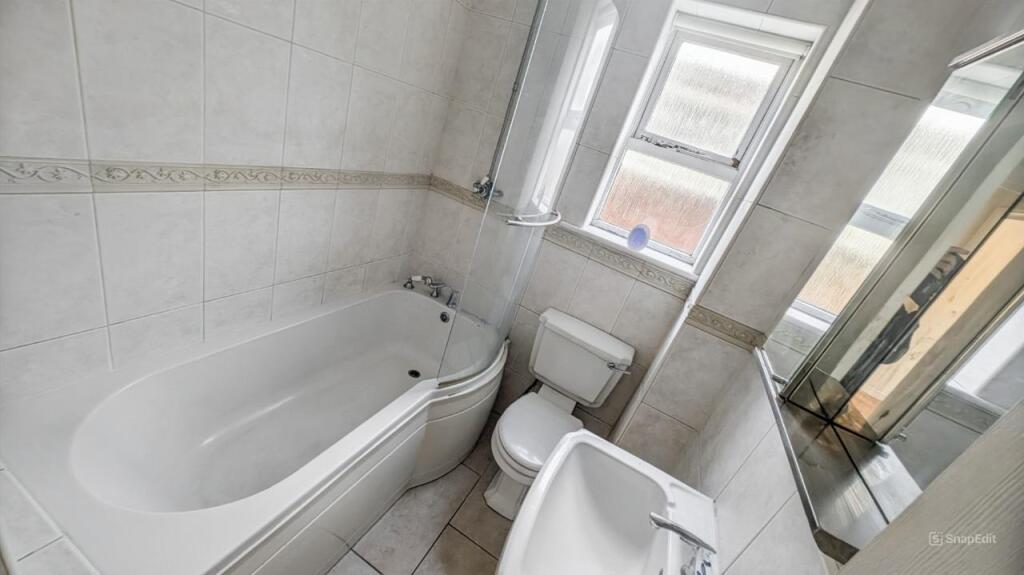 Flat 1 Greenlea, Keyhaven Road, Lymington, SO41 0QX