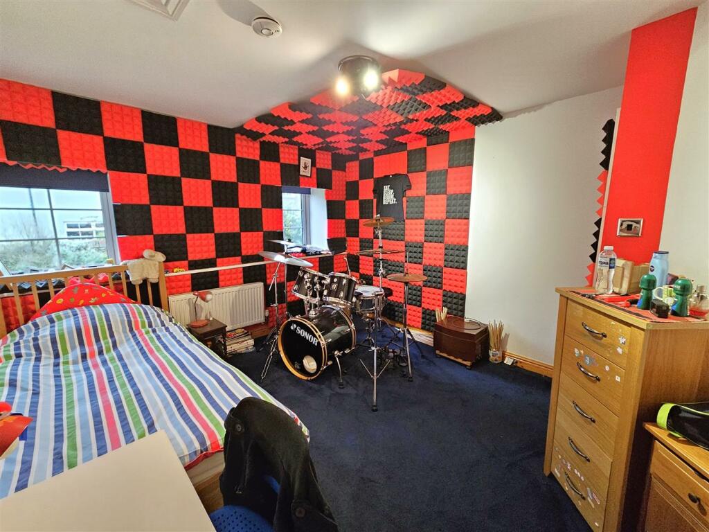 bed 2 main.jpg