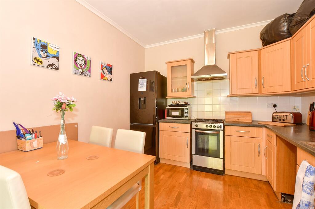 Kitchen/ Dining Area