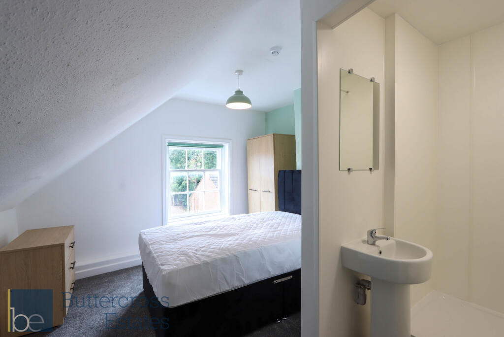 Bedroom 5 and Ensuite