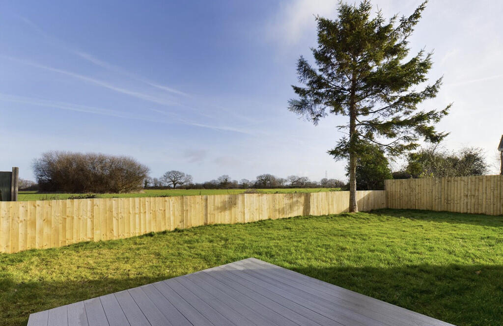 Fairholme Close, ...