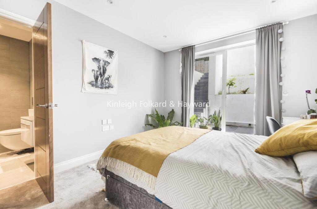 9b136a77-eb33-4eee-b