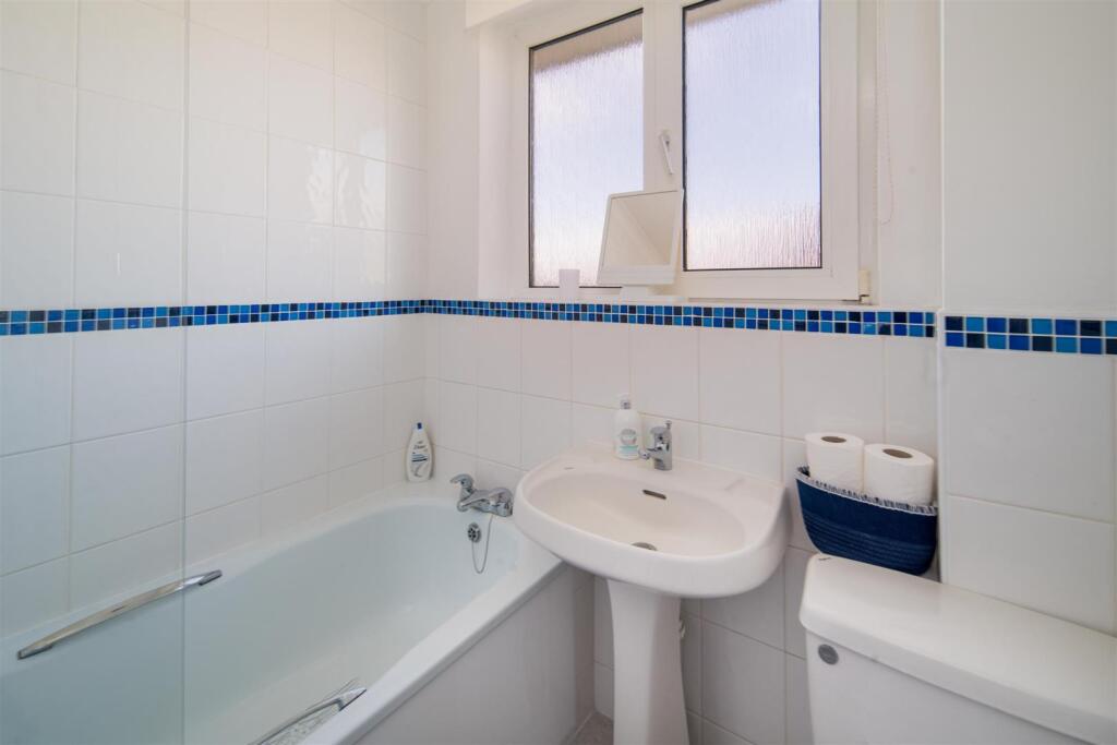 Apartment - Bathroom..jpeg