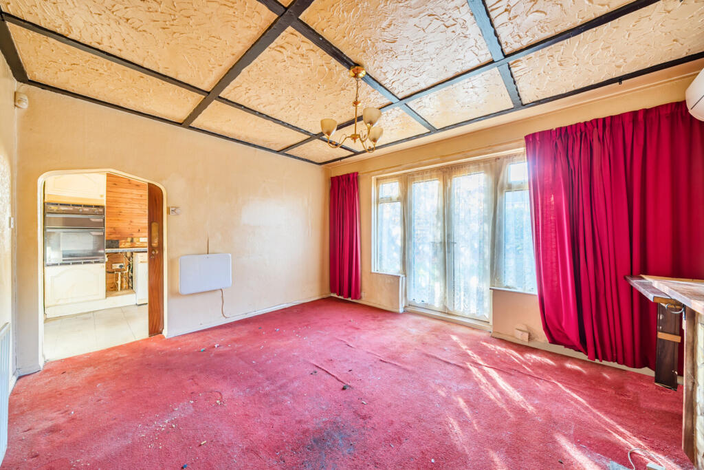 1370636-6-690a134...