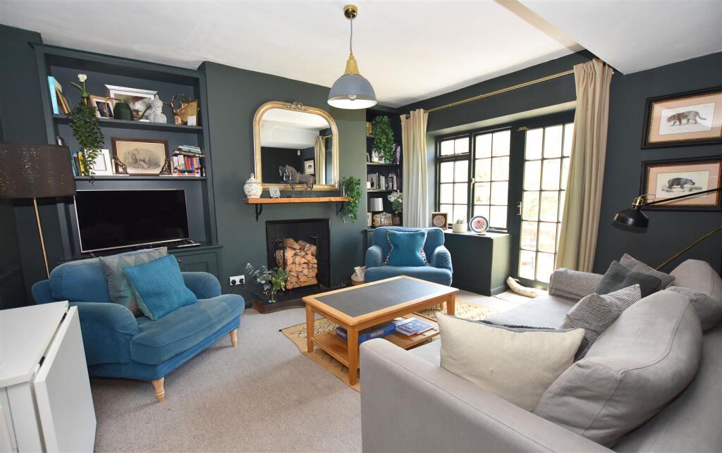 Living Room.JPG