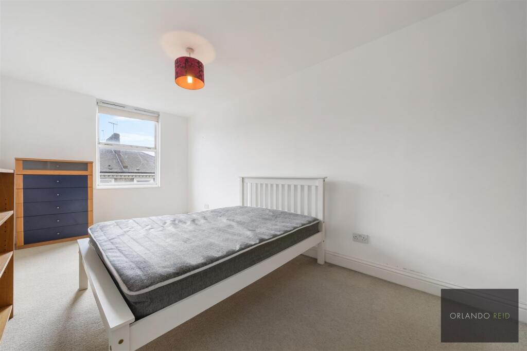 Point Zero, Flat 17, 2A Queenstown Road SW8 3RX-2.