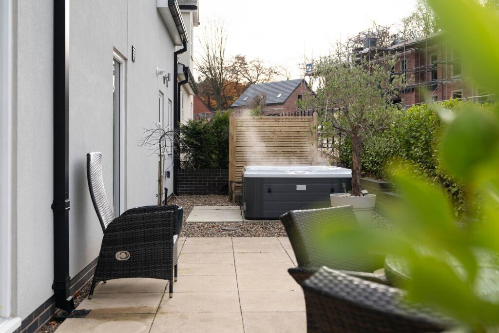 Entertaining space for BBQs &amp; Hot Tub