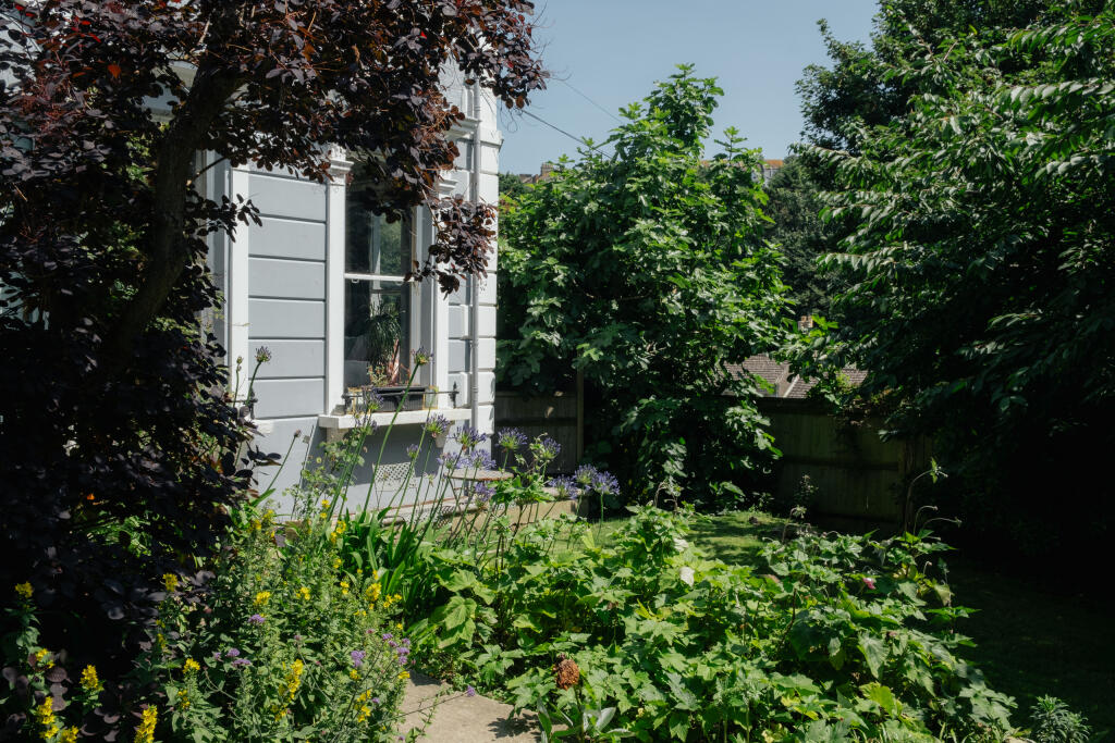 CROFT-ELPHINSTONE-HASTINGS-EXTERIOR-LR-14