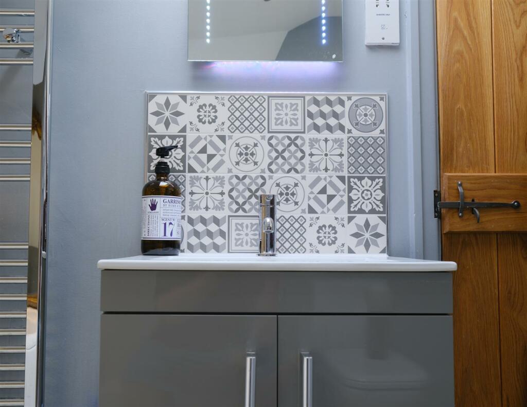 ENSUITE