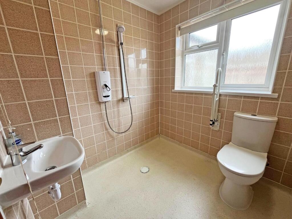 Wet Room 1.jpg